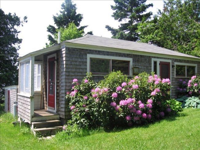 Little House on Hancock Point, main view
