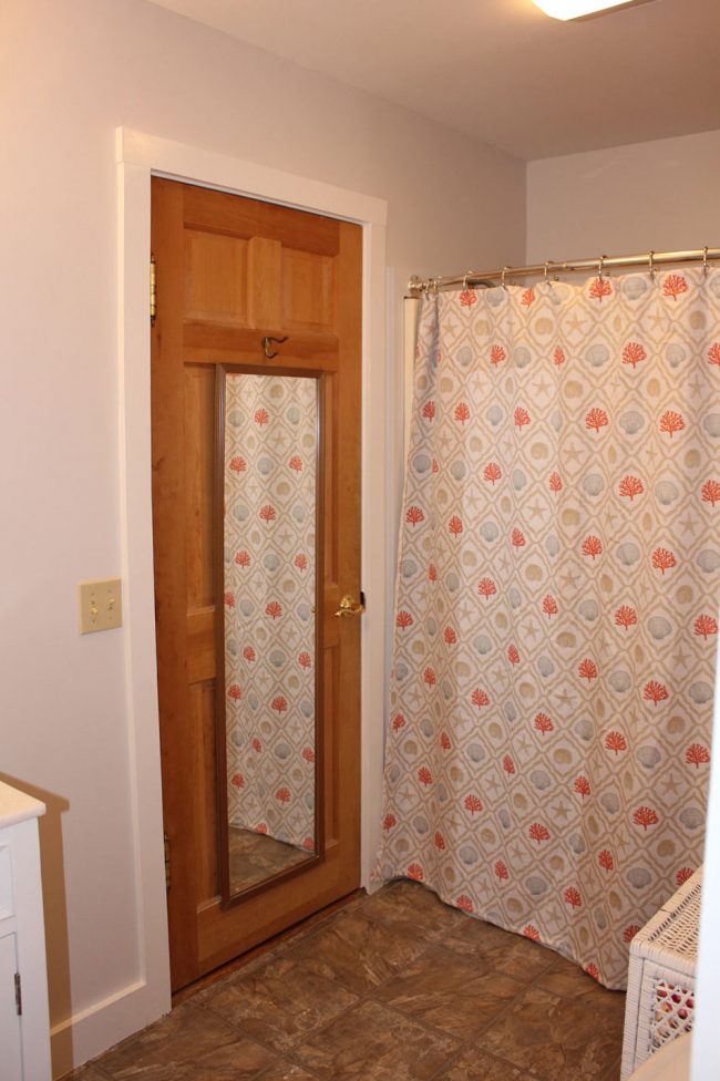 Main floor bath