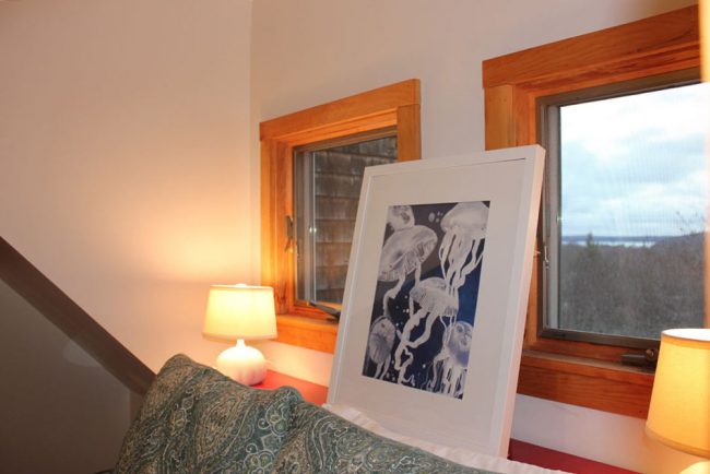 Queen bedroom, upper floor