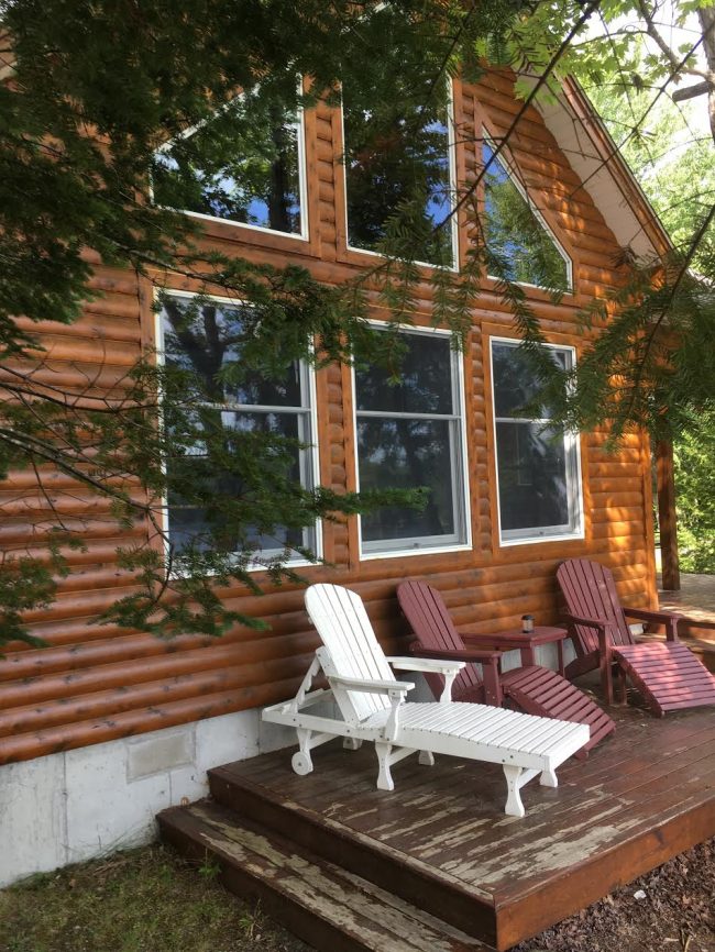 Log Cabin on Davis Pond - Lounge chairs