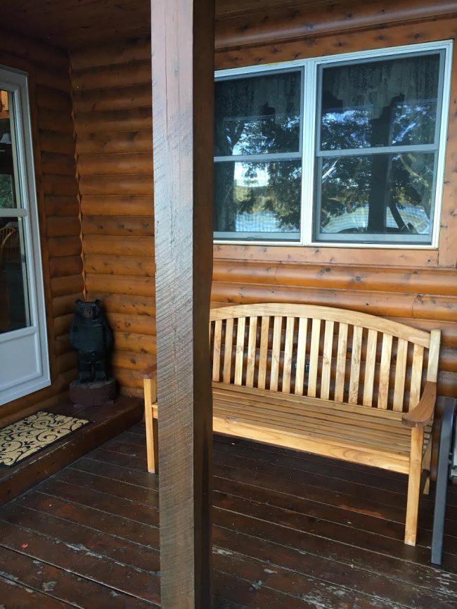 Log Cabin on Davis Pond - Porch bench